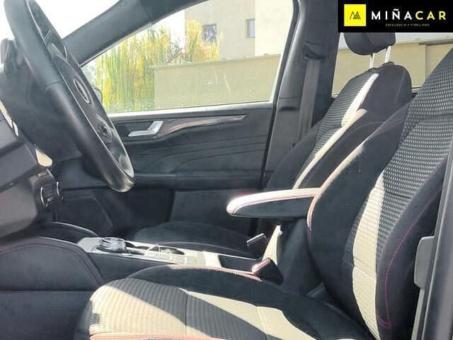 Usado Ford Kuga ST-Line 120 CV (88 kW) 2023 Gris SUV