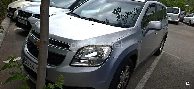 Usado Chevrolet Orlando LT 130 CV (95 kW) 2011 Gris / plata Monovolumen