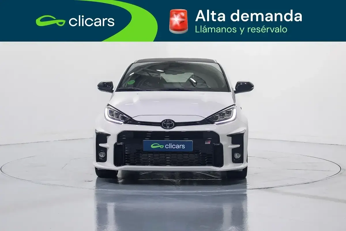 Usado Toyota Yaris 261 CV (191 kW) 2021 Blanco Utilitario