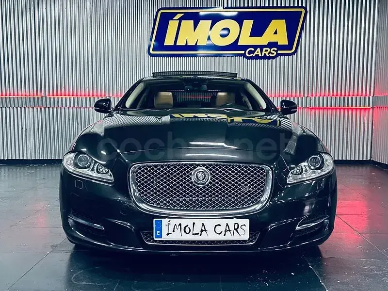 Usado Jaguar XJ Premium Luxury 275 CV (202 kW) 2013 Negro Berlina