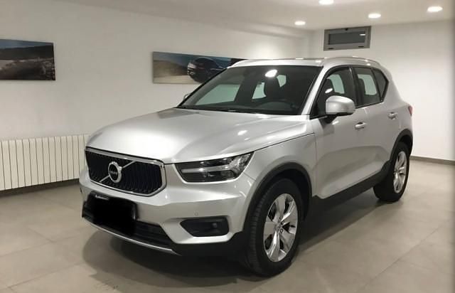 Usado 2018 Volvo XC40 Momentum SUV | 29.900 € (Un poco caro) - Imagen 1/4