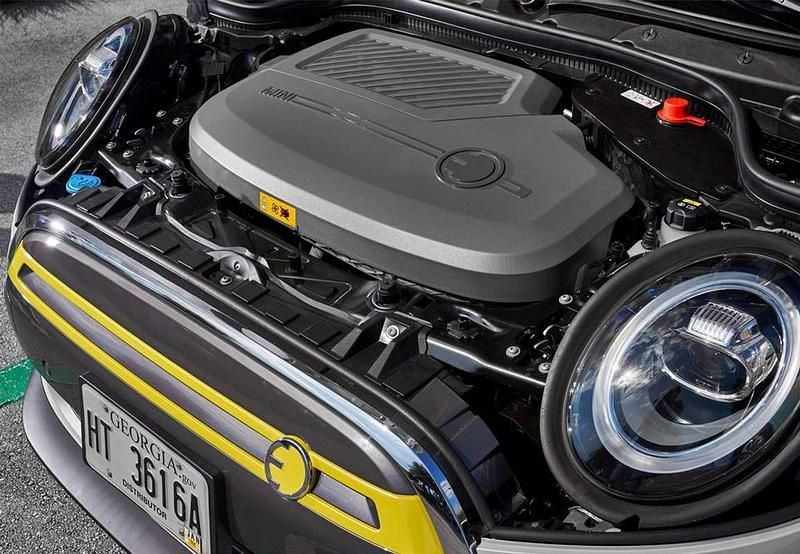 Usado Mini Cooper SE 135 kW (184 CV) 2022 Verde Utilitario