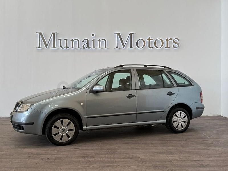 Usado Skoda Fabia Comfort 101 CV (74 kW) 2005 Azul Familiar