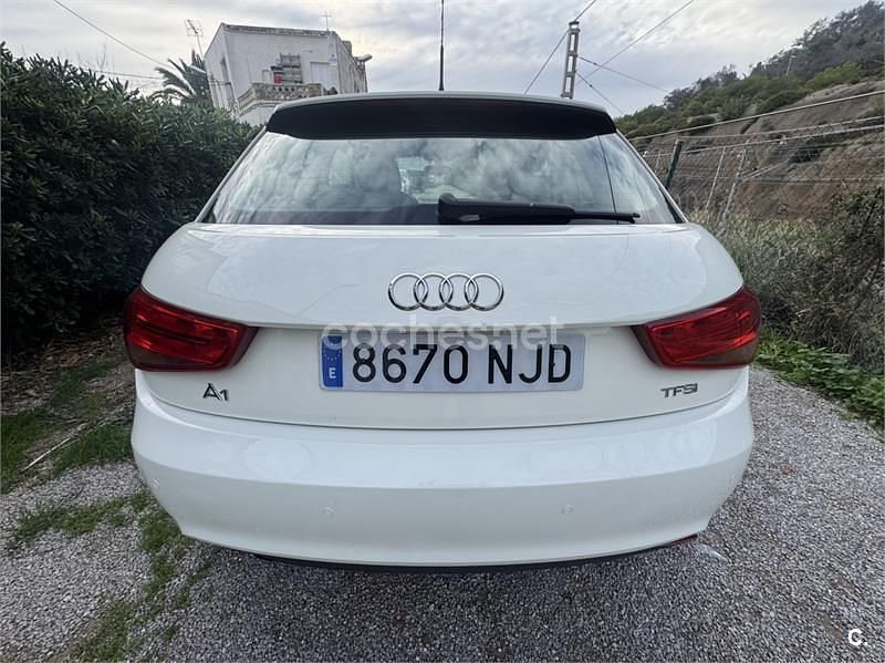 Usado Audi A1 Attraction 86 CV (63 kW) 2011 Blanco Berlina