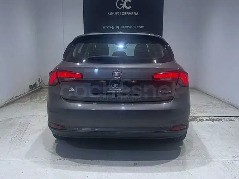 Usado Fiat Tipo Easy 95 CV (69 kW) 2019 Gris / plata Berlina