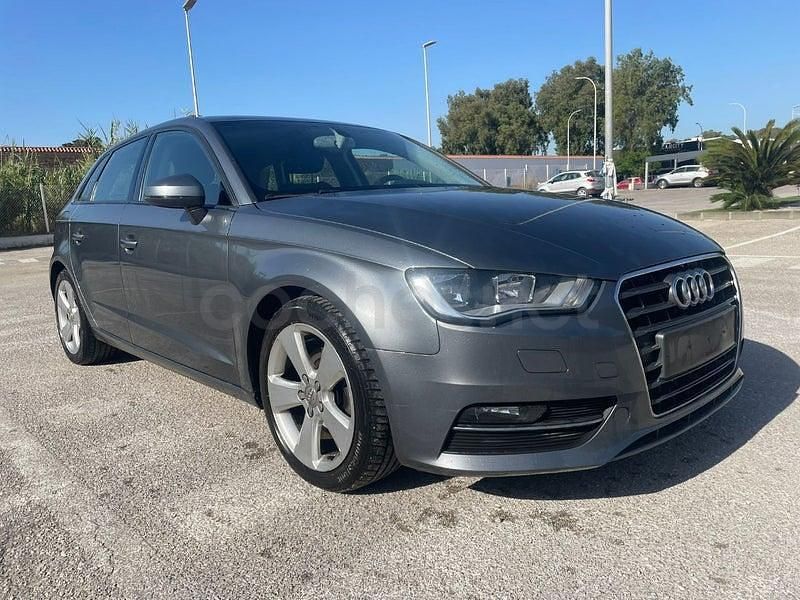 Käytetty Audi A3 Attraction 150 HP (110 kW) 2013 Harmaa Sedan