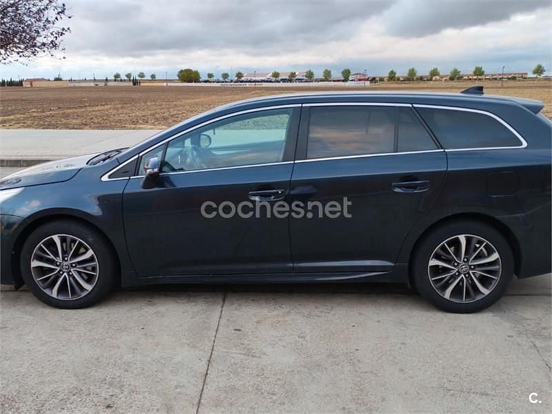 Negro Usado 2017 Toyota Avensis Advance Familiar | 8750 € (Super precio) - Imagen 1/4