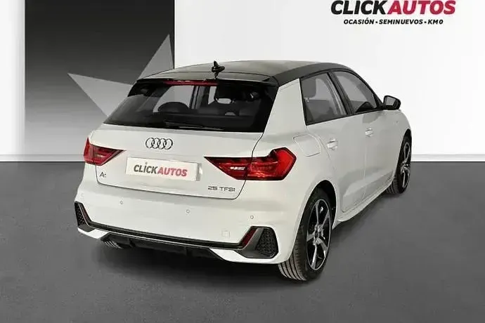 Usado Audi A1 Comfort 95 CV (69 kW) 2024 Rojo SUV
