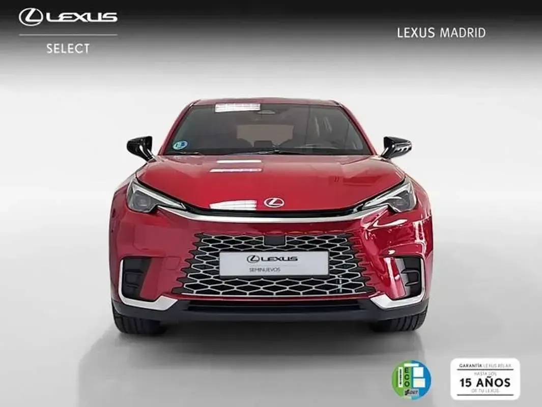 Usado Lexus LBX 136 CV (100 kW) 2025 Rojo SUV