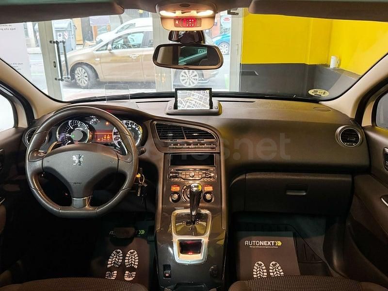 Usado Peugeot 5008 Allure 115 CV (84 kW) 2013 Blanco Monovolumen