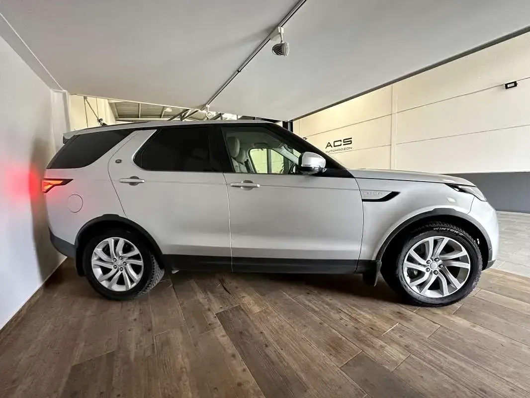 Usado Land Rover Discovery HSE 306 CV (225 kW) 2021 Gris SUV