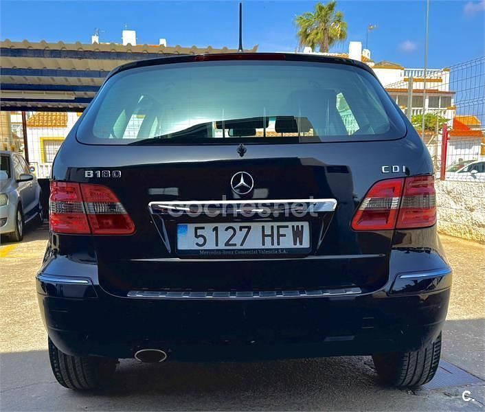 Usado Mercedes B180 109 CV (80 kW) 2009 Negro Monovolumen