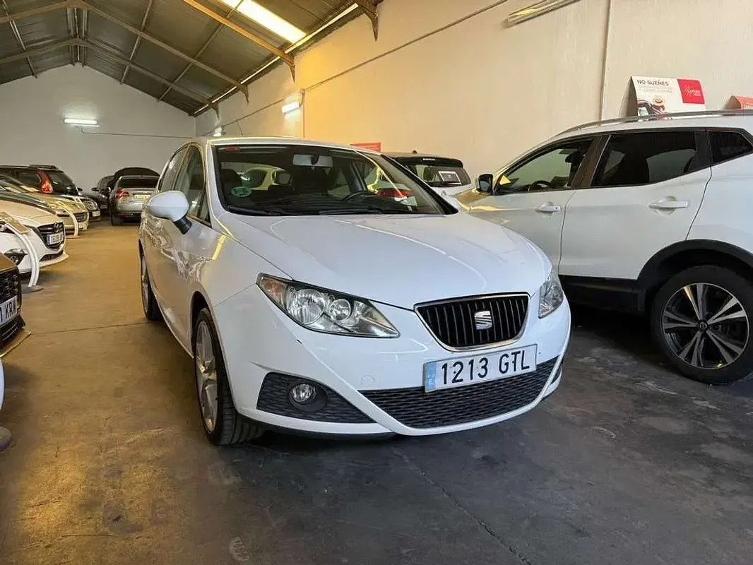 Usado Seat Ibiza 84 CV (61 kW) 2010 Blanco Utilitario