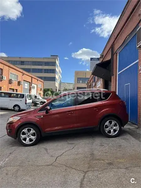 Usado Ford Kuga Trend 136 CV (100 kW) 2008 Rojo SUV