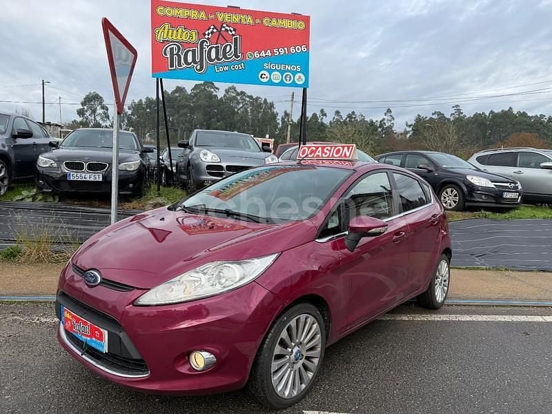 Granate Usado 2009 Ford Fiesta Ghia Berlina | 4500 € - Imagen 1/4