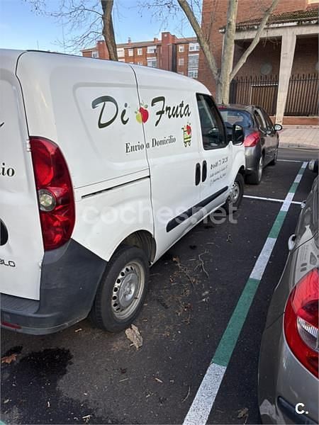 Usado Fiat Doblò 90 CV (66 kW) 2012 Blanco Monovolumen