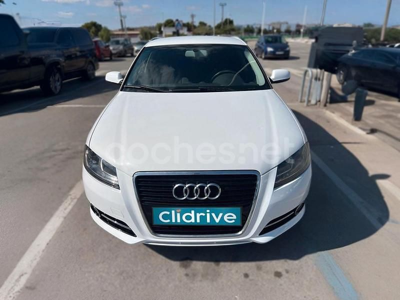 Usado Audi A3 Ambition 105 CV (77 kW) 2012 Blanco Berlina