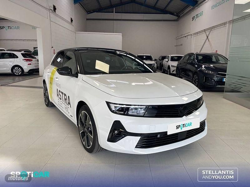 Usado Opel Astra 114 kW (156 CV) 2024 Blanco Familiar