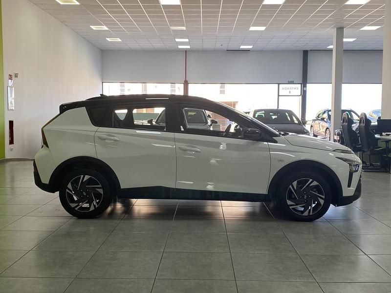 Usado Hyundai Bayon 100 CV (73 kW) 2023 Blanco SUV