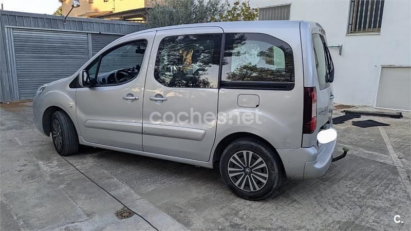 Usado Peugeot Partner Tepee Active 92 CV (67 kW) 2013 Gris / plata Monovolumen