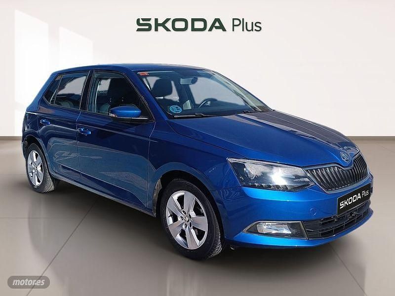 Azul Usado 2016 Skoda Fabia Ambition Berlina | 8390 € (Buen precio) - Imagen 1/4