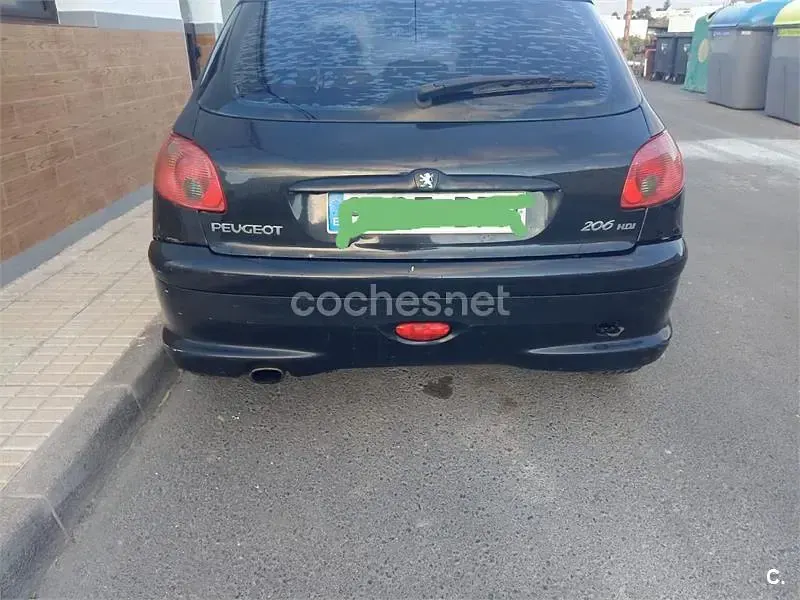 Usado Peugeot 206 90 CV (66 kW) 2005 Negro Berlina