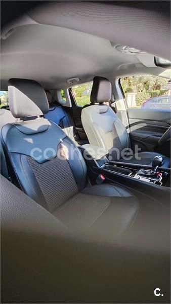 Usado Jeep Compass Trailhawk 240 CV (176 kW) 2024 Gris / plata SUV