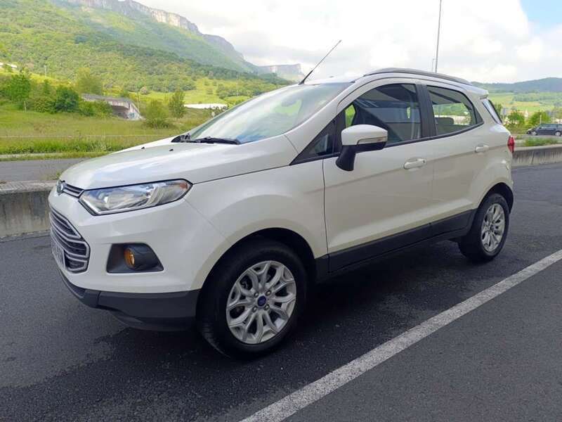 Blanco Usado 2017 Ford Ecosport Trend SUV | 9990 € (Precio justo) - Imagen 1/4