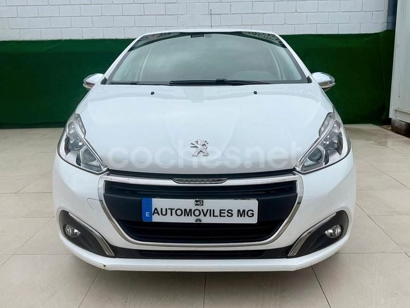 Usado Peugeot 208 Access 82 CV (60 kW) 2017 Blanco Utilitario