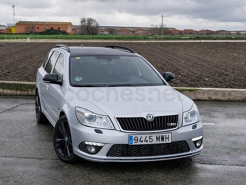 Usado Skoda Octavia RS 184 CV (135 kW) 2013 Gris / plata Familiar
