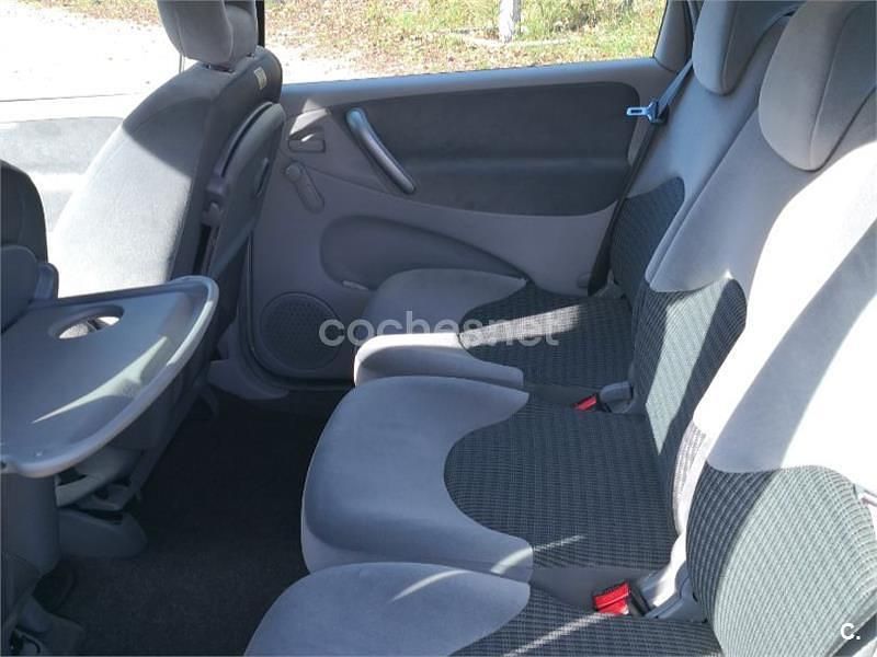 Gris / plata Usado 2010 Citroën Xsara Picasso Exclusive Monovolumen | 5700 € (Un poco caro) - Imagen 1/4