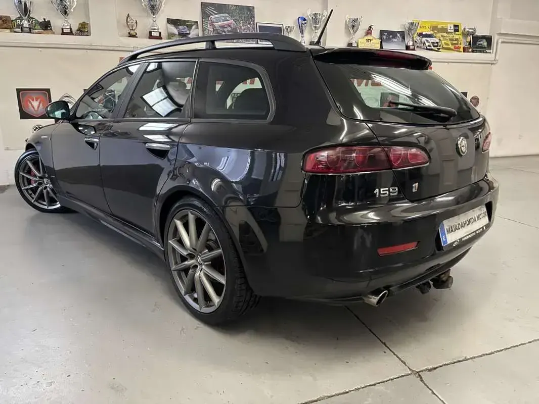 Usado Alfa Romeo 159 136 CV (100 kW) 2011 Negro Familiar