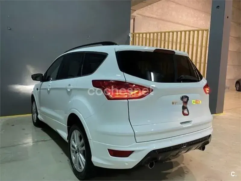 Usado Ford Kuga Titanium 180 CV (132 kW) 2014 Blanco SUV