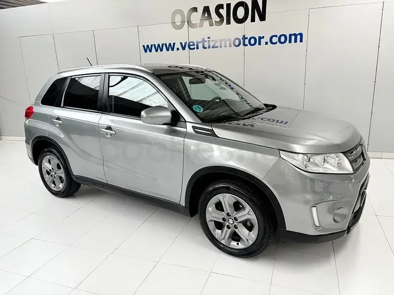 Usado Suzuki Vitara 120 CV (88 kW) 2016 Gris / plata SUV