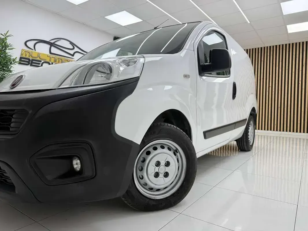 Usado Fiat Fiorino 82 CV (60 kW) 2017 Blanco Monovolumen