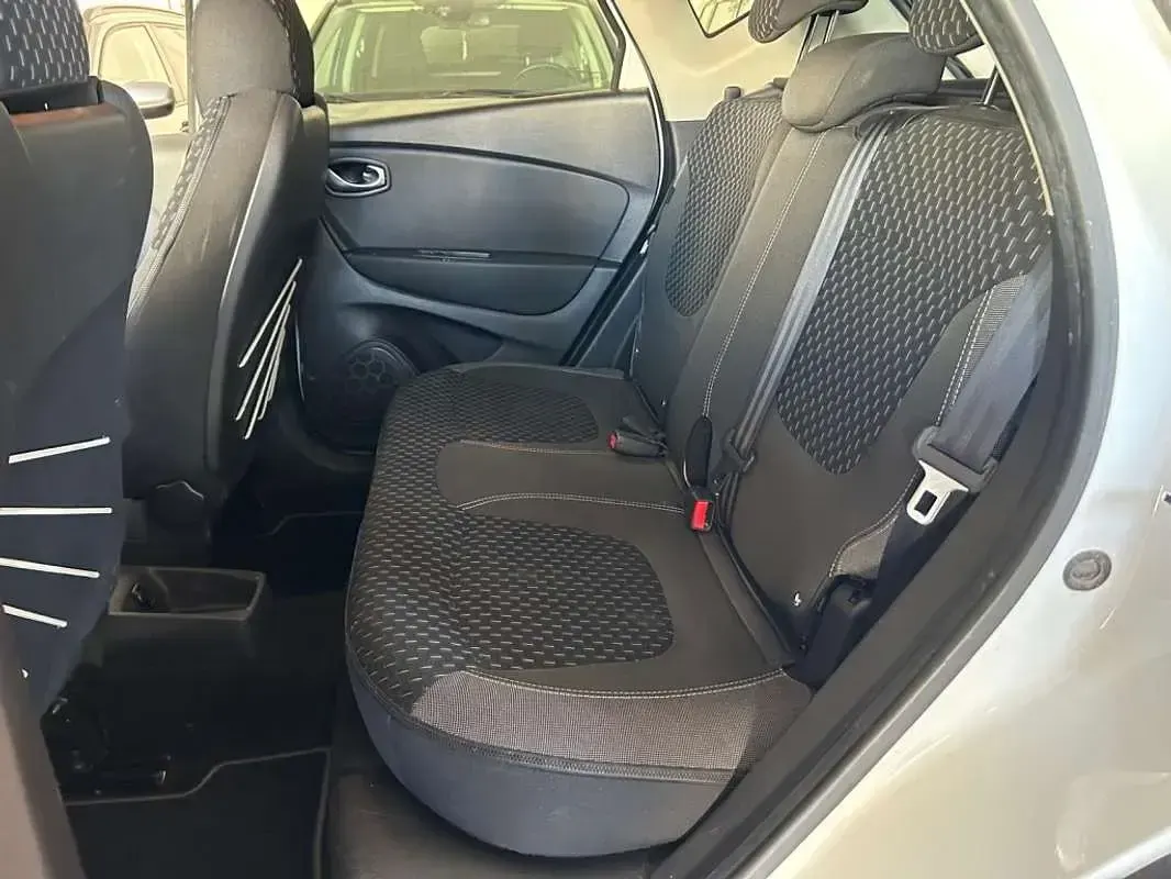 Usado Renault Captur LIMITED 118 CV (86 kW) 2018 Blanco SUV