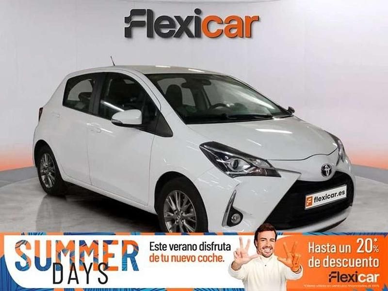 Blanco Usado 2019 Toyota Yaris Active Utilitario | 13.790 € (Un poco caro) - Imagen 1/4