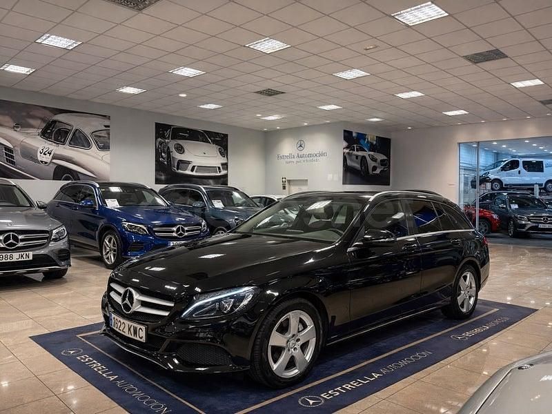 Usado Mercedes C220 170 CV (125 kW) 2015 Negro Familiar