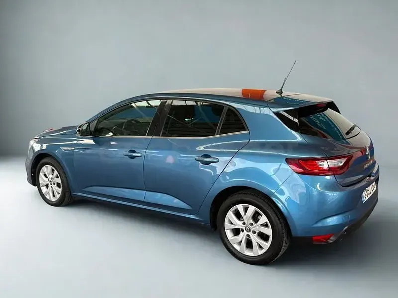 Usado Renault Mégane IV Business 115 CV (84 kW) 2019 Azul Berlina