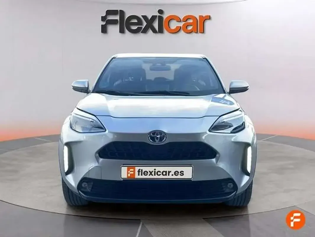 Usado Toyota Yaris Cross Active 116 CV (85 kW) 2024 Gris SUV