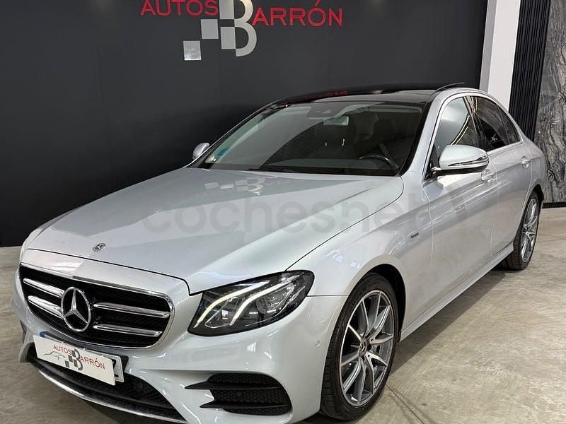 Usado Mercedes E220 194 CV (142 kW) 2021 Gris / plata Berlina