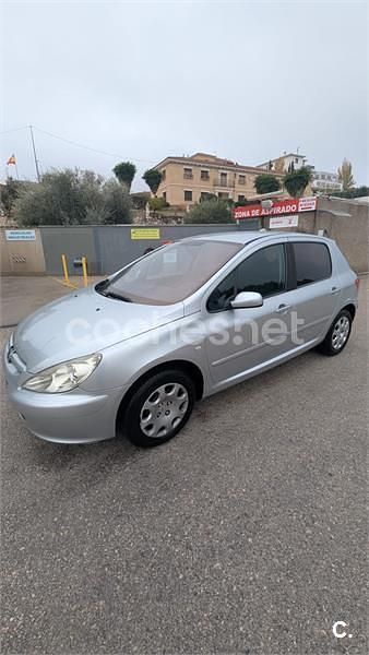 Usado Peugeot 307 90 CV (66 kW) 2005 Gris / plata Berlina