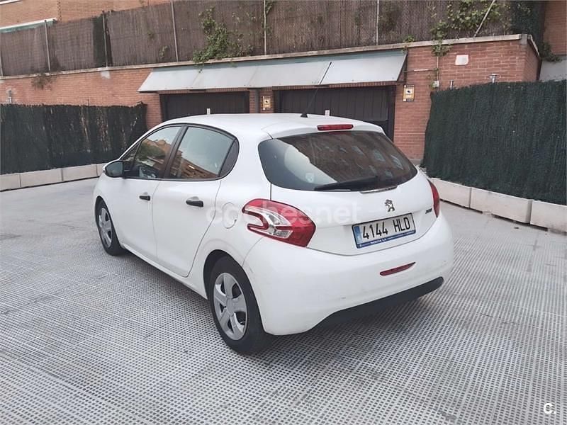 Usado Peugeot 208 Active 68 CV (50 kW) 2012 Blanco Utilitario