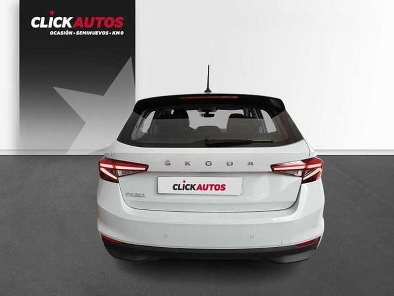 Usado Skoda Fabia Ambition 95 CV (69 kW) 2024 Blanco Utilitario