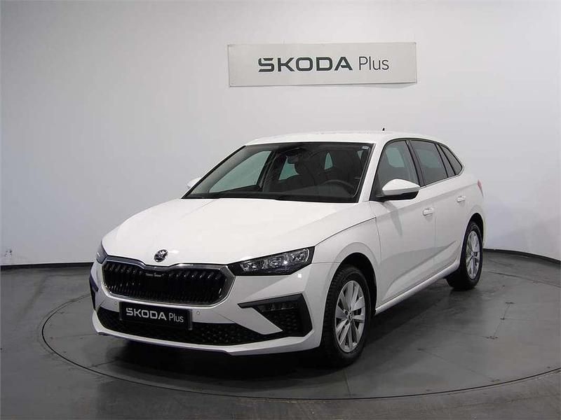 Blanco Usado 2024 Skoda Scala Selection Utilitario | 18.240 € (Precio justo) - Imagen 1/4