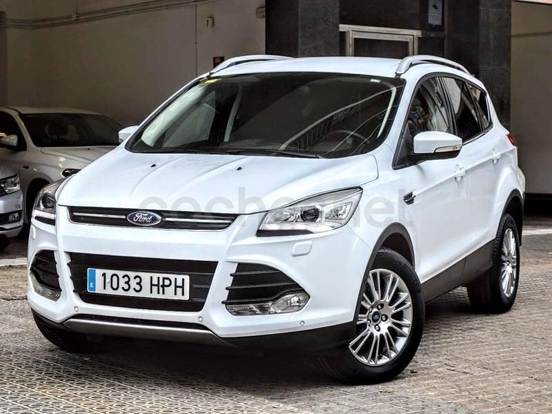 Usado Ford Kuga Titanium 150 CV (110 kW) 2013 Blanco SUV