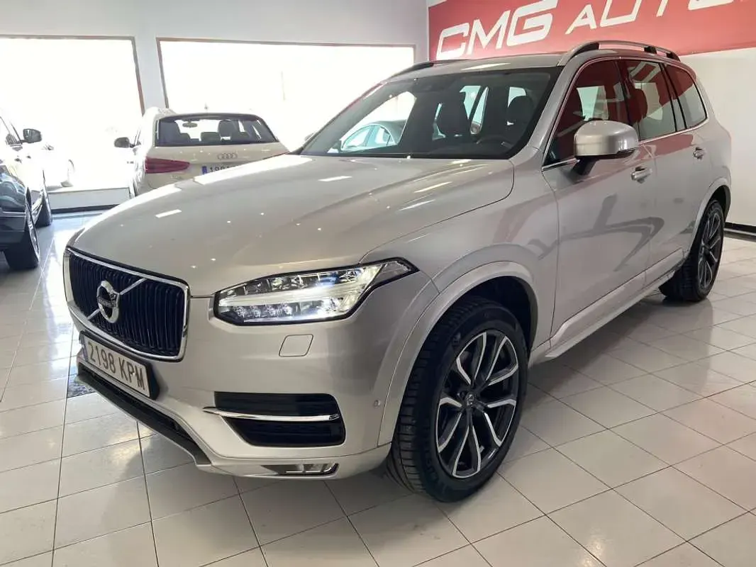 Usado Volvo XC90 Momentum 235 CV (172 kW) 2018 Plateado SUV