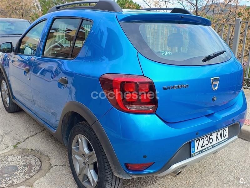 Usado Dacia Sandero Essentiel 90 CV (66 kW) 2019 Azul Berlina