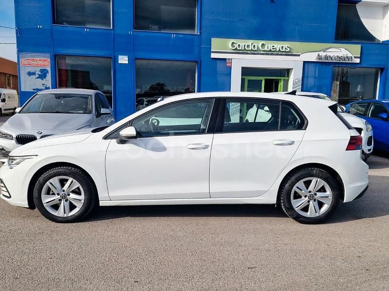 Usado VW Golf VIII 115 CV (84 kW) 2021 Blanco Berlina