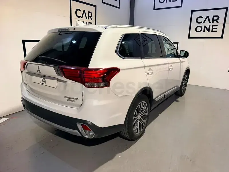 Usado Mitsubishi Outlander Motion 150 CV (110 kW) 2017 Blanco SUV